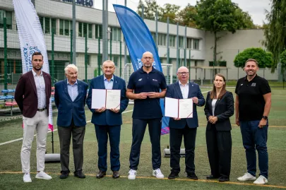 Przekazanie środków na remont boiska w Centrum Sportu Politechniki Gdańskiej