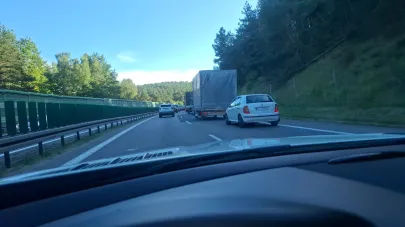 Korek na obwodnicy od strony zjazdu na Chylonię