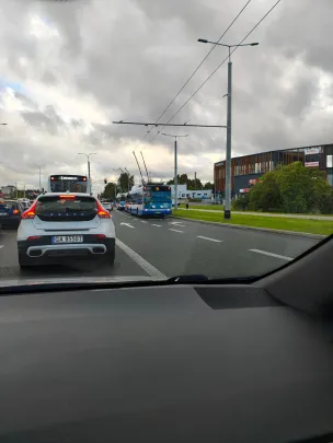 Trolejbusy stoją na Wielkopolskiej