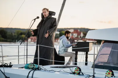 Piano i opera na wodzie