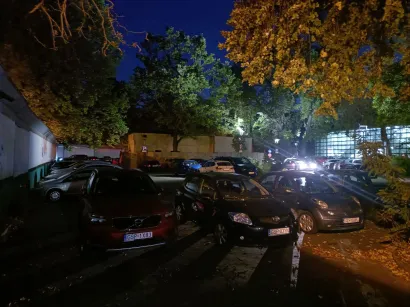 Całkowity brak miejsc parkingowych, dla ludzi przyjeżdżających na zakupy do ALDI Sopot