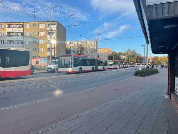 W siąść do autobusu byle jakiego