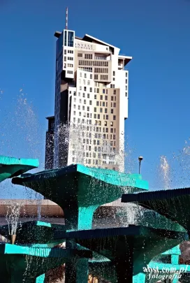Sea Towers w fontannach