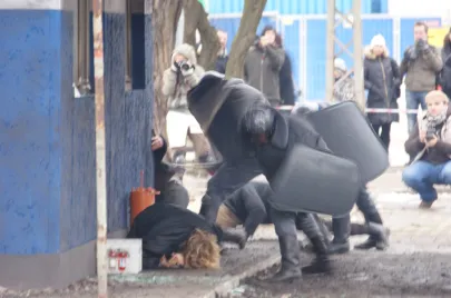Przed magistratem - pacyfikacja demonstracji