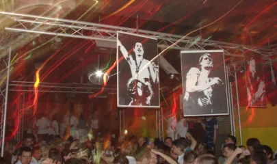 White Fartuch Party