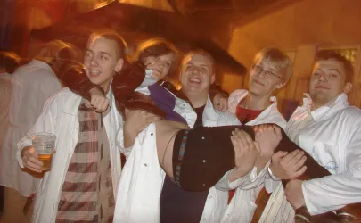White Fartuch Party