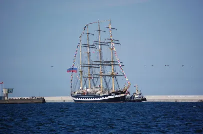 Kruzensztern wypływa z Gdyni