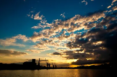 ciemne chmury nad Westerplatte
