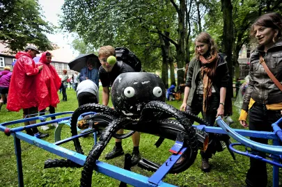 Instalacja KataKraK "L'Animalada" na Placu Wałowym