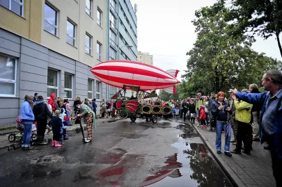 Parada z teatrem La Baldufa "Zeppelin"