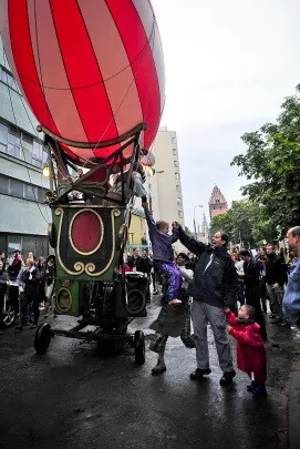Parada z teatrem La Baldufa "Zeppelin"