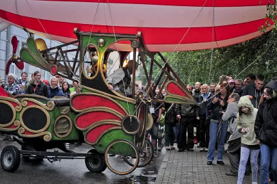 Parada z teatrem La Baldufa "Zeppelin"