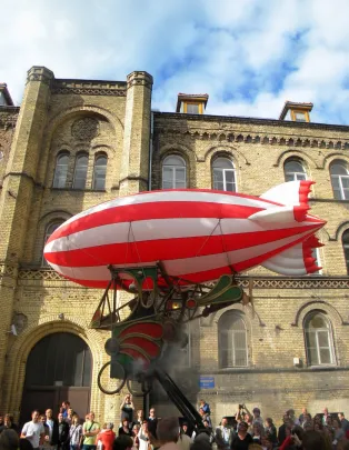 Zeppelin w górze!