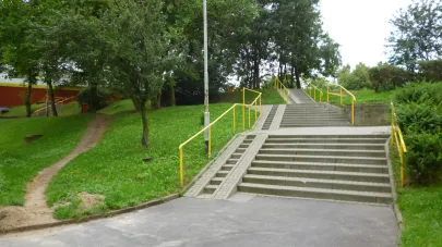 eleganckie, strome  schody -nie dla inwalidów