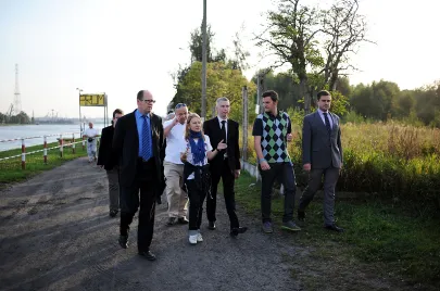 Paweł Adamowicz na szańcu w Nowym Porcie