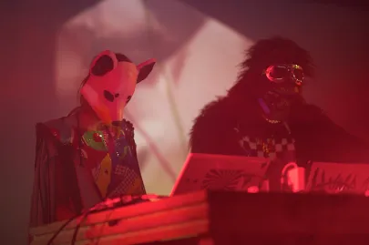 Ebo La Ape + Hertzshmertz