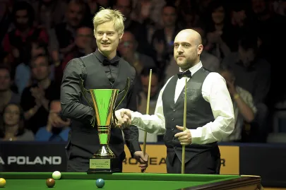 Neil Robertson i Jamie Burnett 