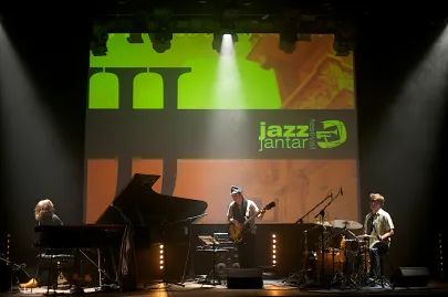 Austin Peralta Trio