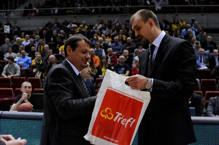 Ergin Ataman i Żan Tabak przed meczem