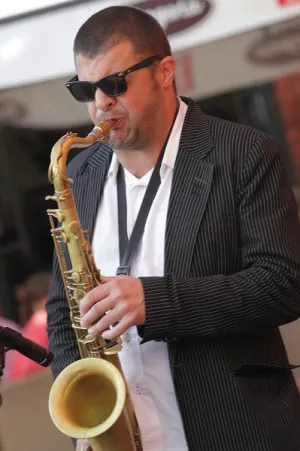 Darek Herbasz &#8211; saksofon

