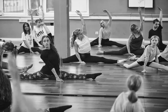 Stretching Extreme, czyli intensywne warsztaty rozciągające ciało | Akademia Artystyczna