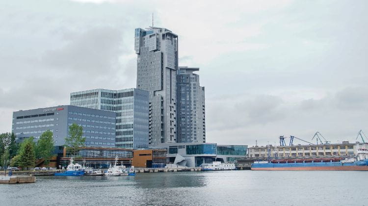 Wieże Sea Towers stały się nieoficjalnym symbolem Gdyni. Obok hotel i biurowiec oddane do użytkowania w 2015 roku. 