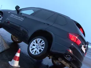 BMW i Mercedes żegnają tylny napęd?