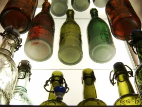 Kolekcja butelek z gdańskich browarów
