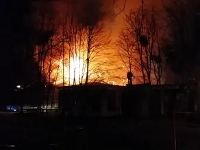 Pożar zabytkowego budynku przy szpitalu dziecięcym w Oliwie