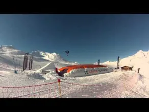 Skoki snowboardowe airbag jumps
