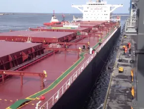Do gdańskiego portu wpływa statek YUE DIAN z rekordową ilością węgla