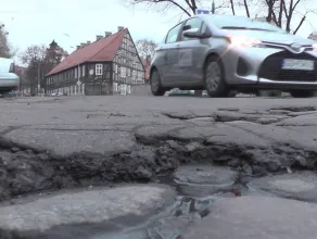 Dziury na drogach wokół pl. Wałowego