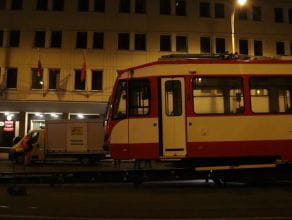 Rozładunek pierwszego tramwaju z Kassel
