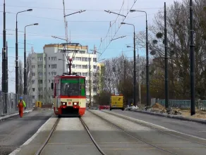 Wiosenne prace przy przebudowie linii tramwajowej na Przeróbce