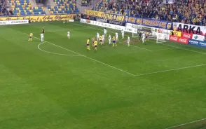 Zwycięski gol Arki Gdynia w meczu z Flotą Świnoujście 1:0