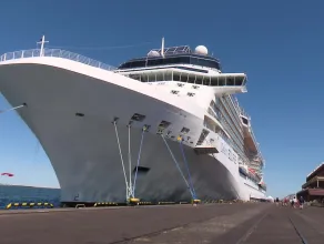 Luksusowy statek pasażerski Celebrity Eclipse w Gdyni