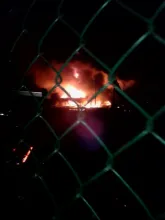Nocny pożar hali motoryzacyjnej przy al. Hallera