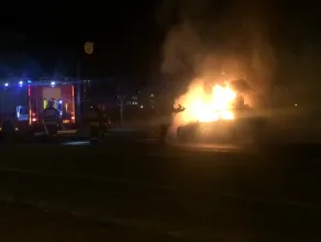 Pożar auta przy Castoramie w Oliwie