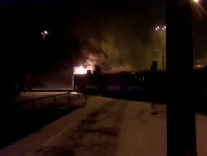 Płonący autobus w Gdyni Karwiny