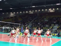 Cheerleaders Flex podczas meczu w Gdyni