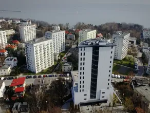 Wysoka zabudowa z widokiem na morze w Gdyni