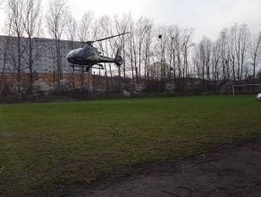 Helikopter startuje z boiska na Żabiance