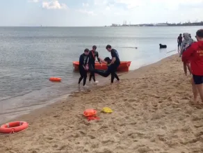 Ćwiczenia ratowników wodnych w Brzeznie
