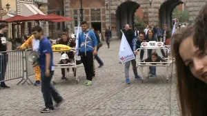 Studenci GUMEDU ścigali się również w specyficznych taksówkach 