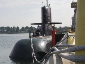 Szwedzki okręt podwodny przy nabrzeżu w Nowym Porcie