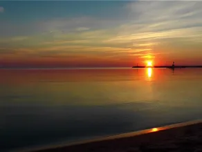 Wschód słońca na plaży w Górkach Zachodnich