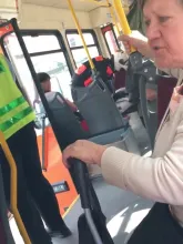 Dziewczynie zrobiło się słabo w tramwaju