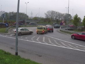 Kierowcy omijają korek przed Trasą Kwiatkowskiego w Gdyni