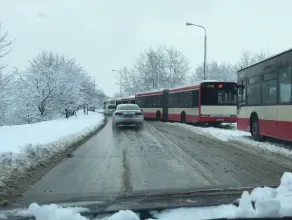 Autobusy blokują Jaśkową Dolinę