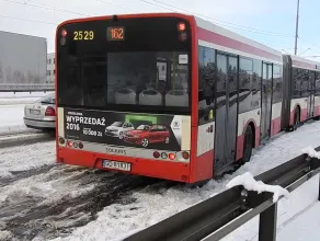 Autobusy po opadach śniegu na Rakoczego